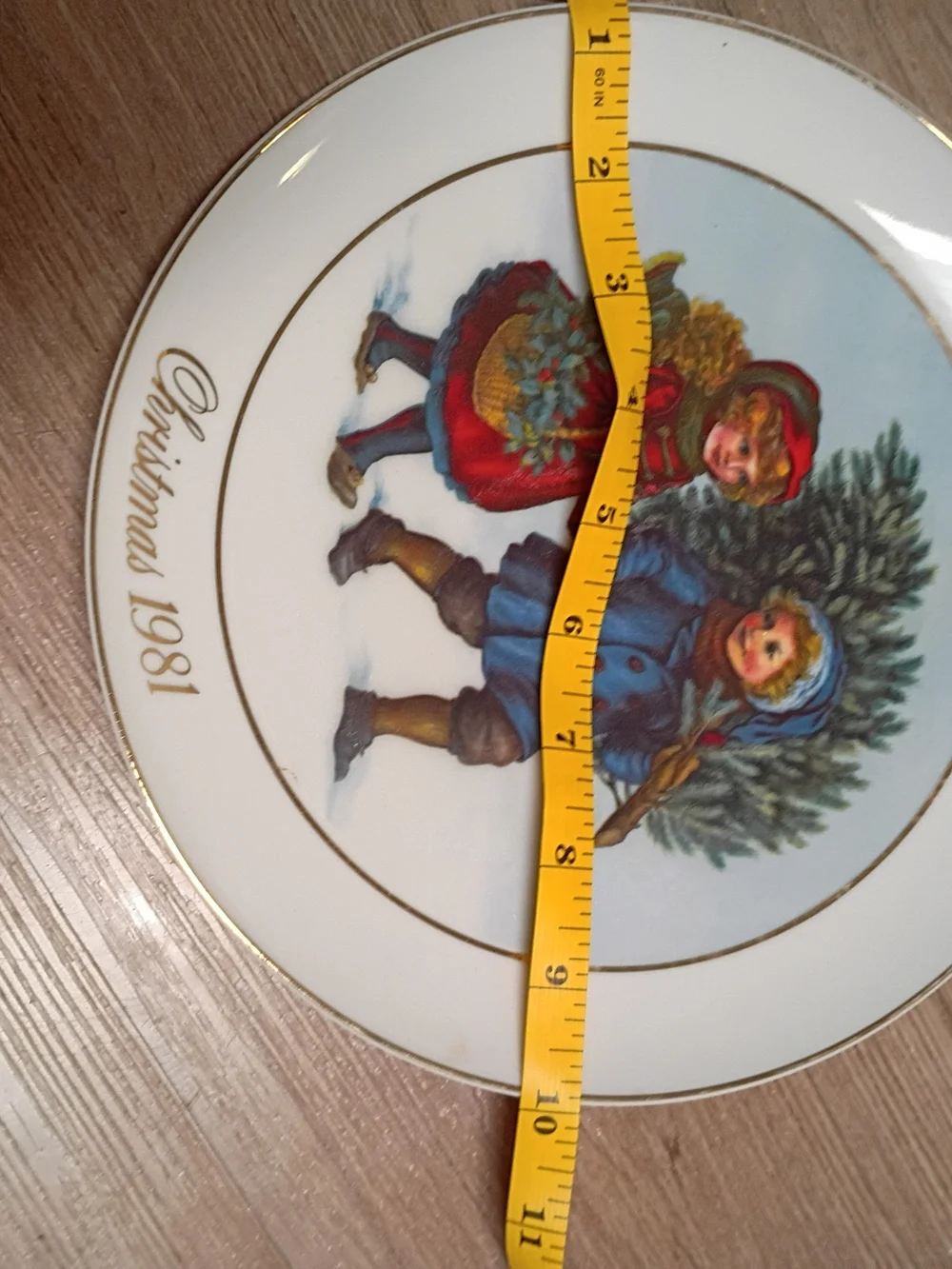 Avon Holiday Plate with Red & Blue Children's Illustration